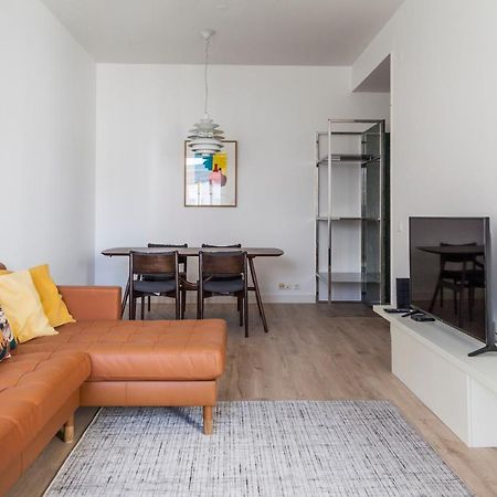 Classy 2Bdr Apartment In Downtown By Lovelystay Lisbon Exterior photo