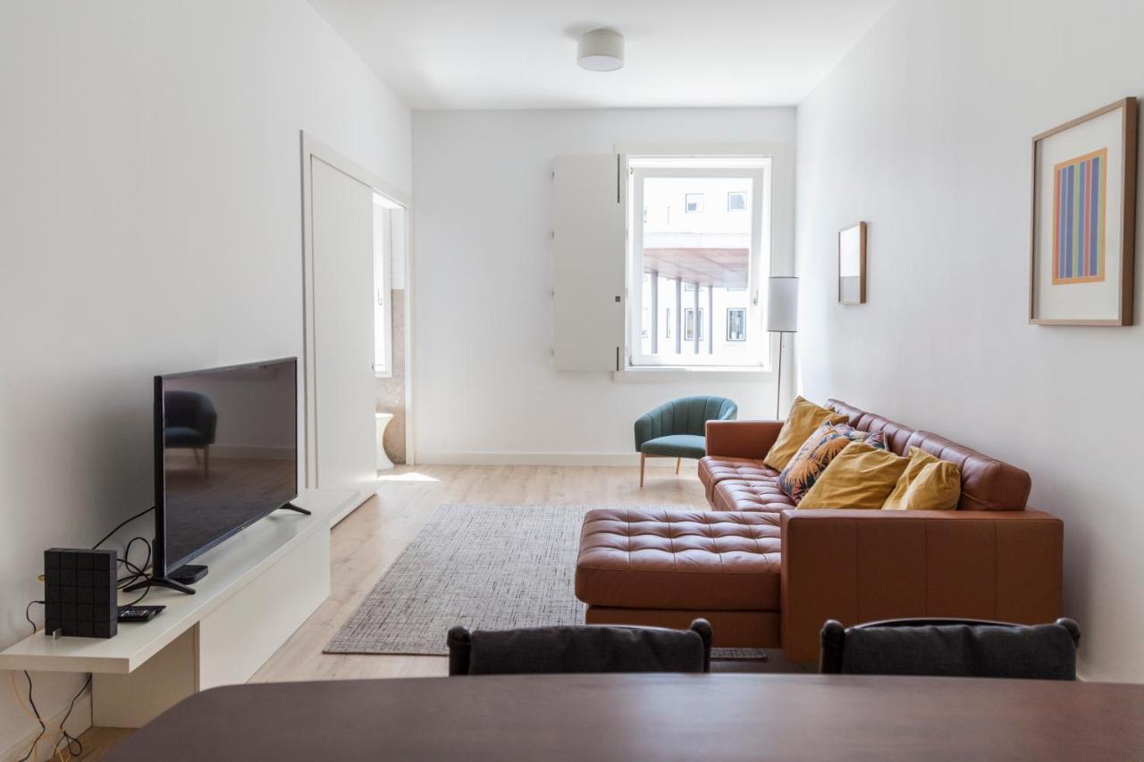 Classy 2Bdr Apartment In Downtown By Lovelystay Lisbon Exterior photo
