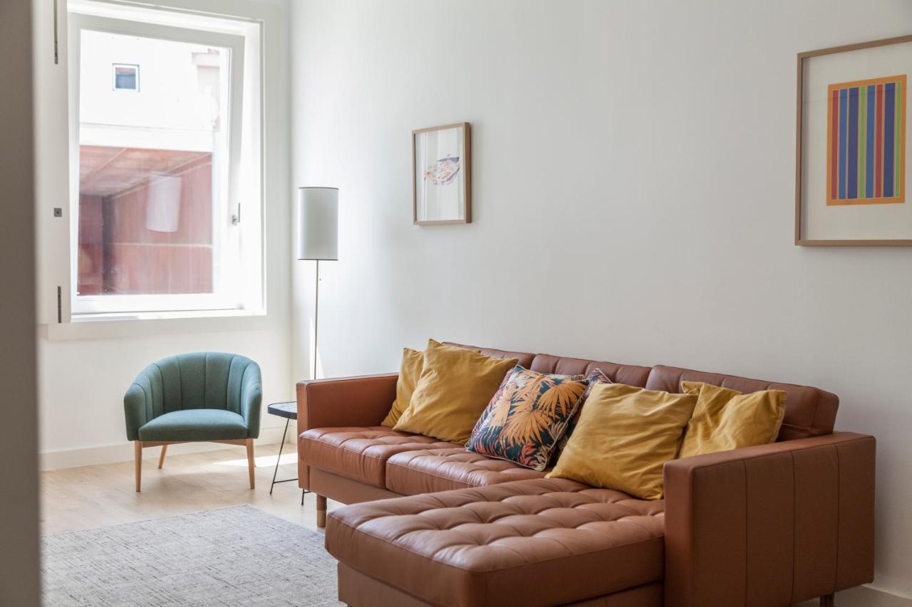 Classy 2Bdr Apartment In Downtown By Lovelystay Lisbon Exterior photo